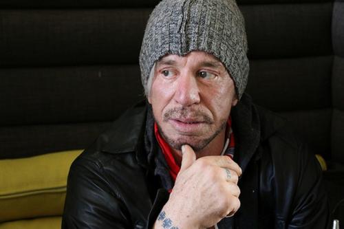 ТОП 15 некрасивых мужчин, которых мы обожаем