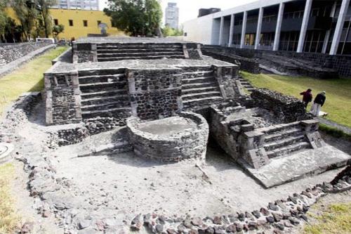 Найденная в Мехико пирамида сделала ацтеков древнее