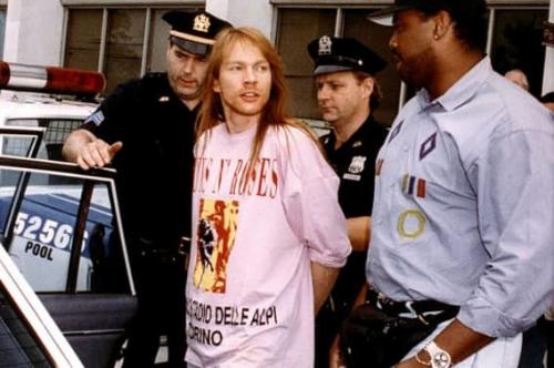 Звезды, которые сами загубили свою карьеру