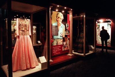 Платья Леди Ди уйдут с молотка