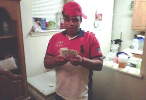 15 глупых преступников, которые выдали себя в социальных сетях