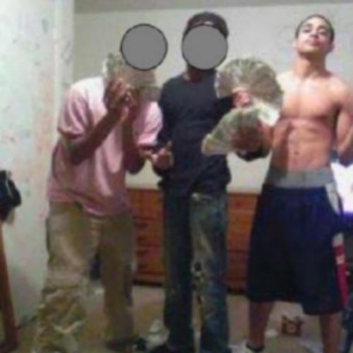 15 глупых преступников, которые выдали себя в социальных сетях