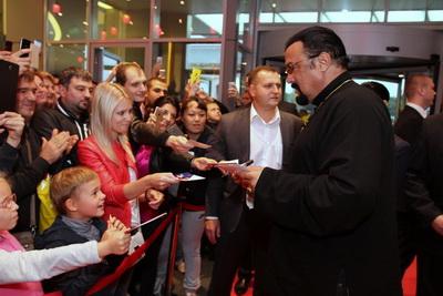 В честь Стивена Сигала открыли новую звезду.