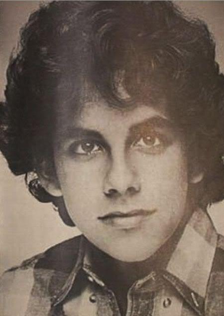 Редкие снимки знаменитостей прошлого и настоящего. Часть 5