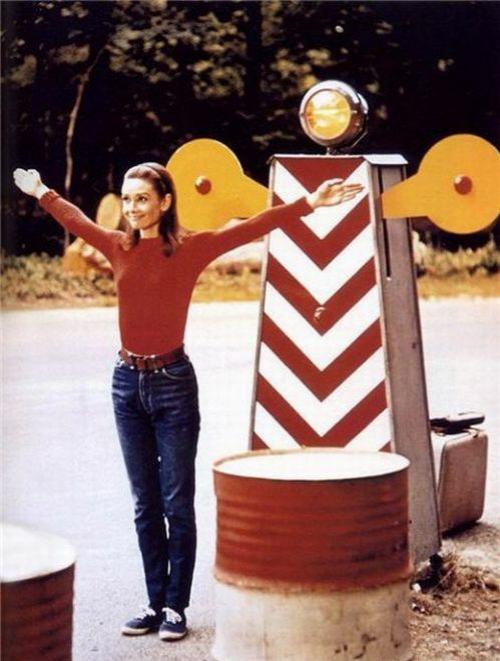 Редкие снимки знаменитостей прошлого и настоящего. Часть 5