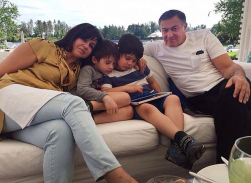 Чем занимаются самые известные жены и подруги олигархов