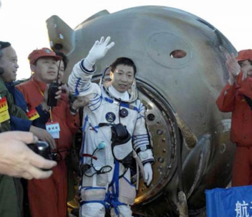 Призраки, НЛО и голоса: самые странные вещи, которые наблюдали космонавты в космосе