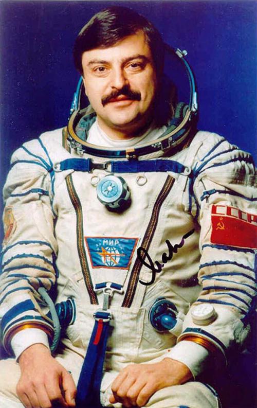 Призраки, НЛО и голоса: самые странные вещи, которые наблюдали космонавты в космосе