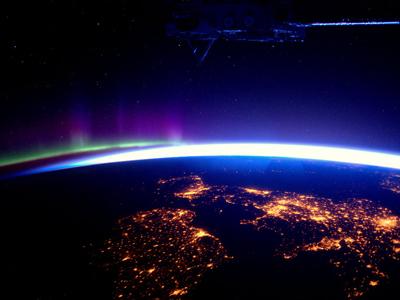 Космос от голландского астронавта Андре Киперса