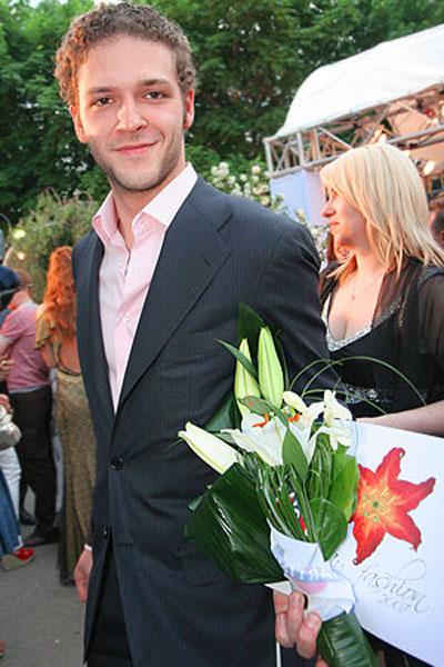 Киркоров и Басков попрошайничали в центре Москвы