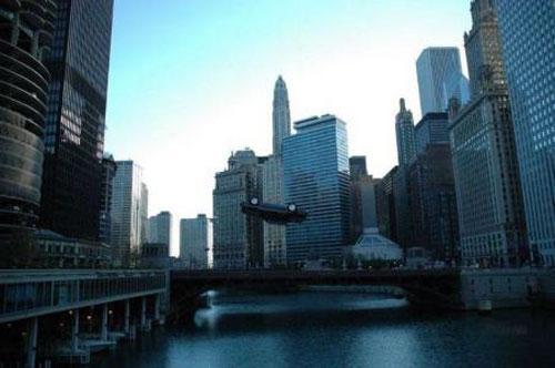 Автомобиль покончил жизнь самоубийством