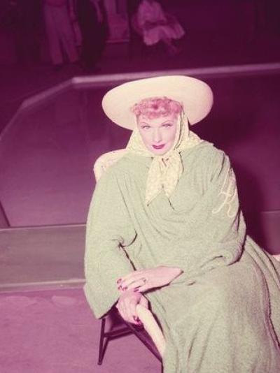 Редкие снимки знаменитостей прошлого и настоящего. Часть 3