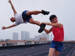 Левитация без фотомонтажа: и невозможное возможно