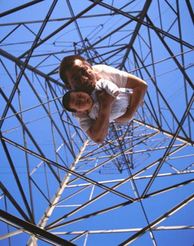 Левитация без фотомонтажа: и невозможное возможно