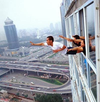 Левитация без фотомонтажа: и невозможное возможно