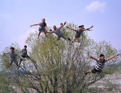Левитация без фотомонтажа: и невозможное возможно