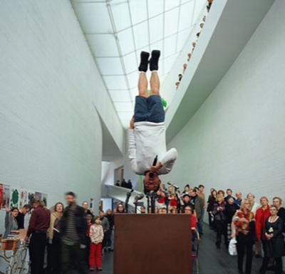 Левитация без фотомонтажа: и невозможное возможно