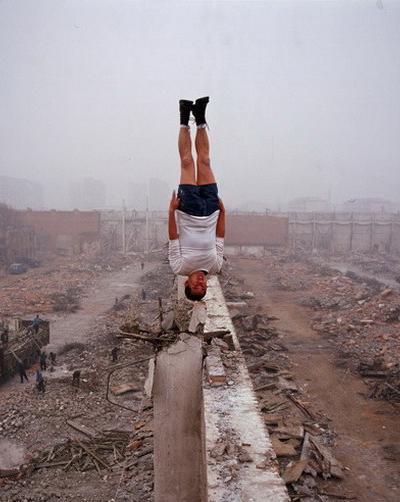 Левитация без фотомонтажа: и невозможное возможно