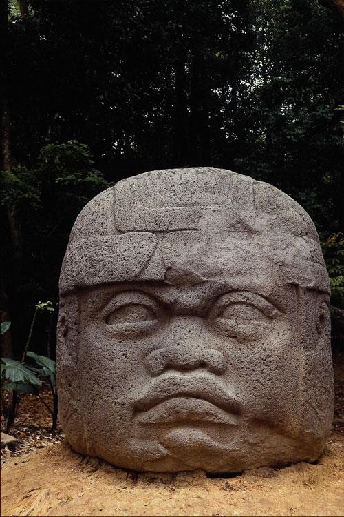 Взлетная полоса начинается у пирамид