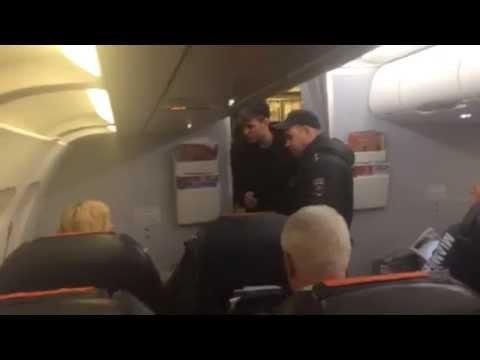 Звезды, которые любят поскандалить в самолетах