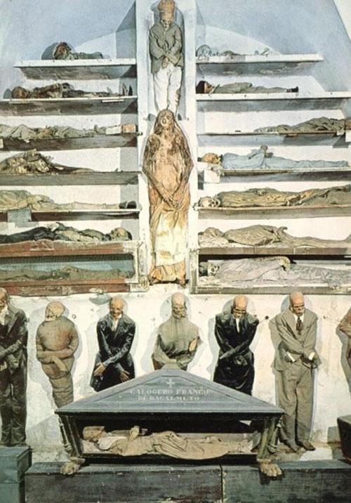 "Музей мертвых" в Палермо