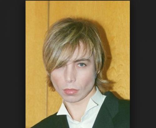 Знаменитости, которых очень сложно узнать без грима