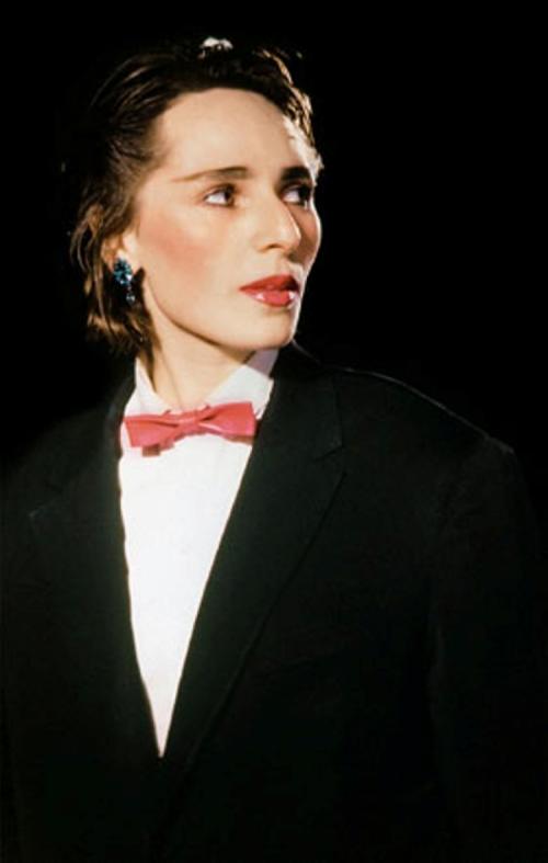 Знаменитости, которых очень сложно узнать без грима