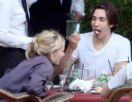 Голливуд влюбленный: от них ждут свадьбы в Год Быка