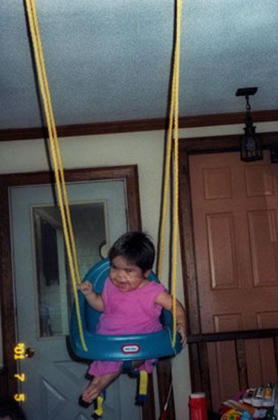 Девочка-русалка осталась с "хвостом"