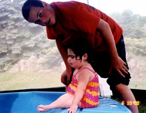 Девочка-русалка осталась с "хвостом"