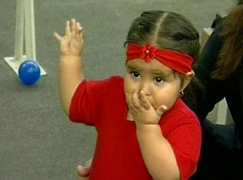 Девочка-русалка осталась с "хвостом"