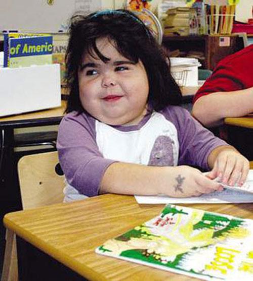 Девочка-русалка осталась с "хвостом"