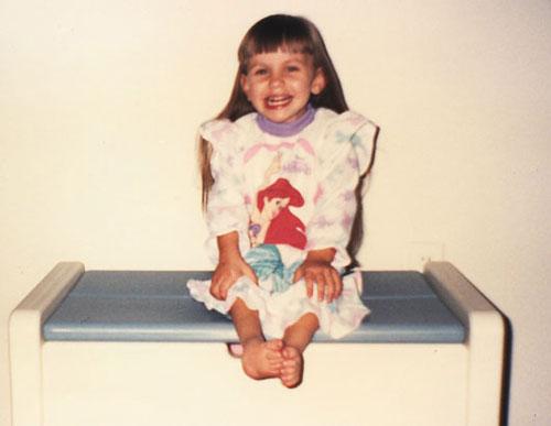 Девочка-русалка осталась с "хвостом"