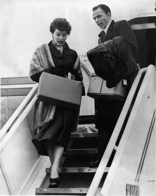 Редкие фотографии всемирно известных звезд. Часть 17