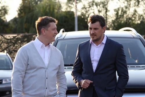 «Счастливы вместе»: как изменились герои популярного сериала спустя 12 лет