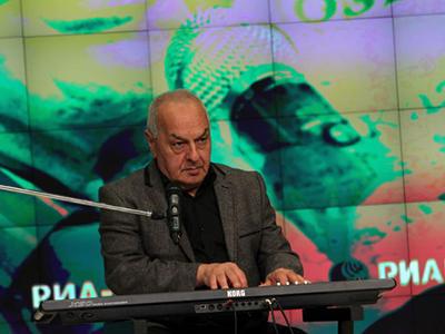 Аркадий Арканов отпразднует 80-летие с другом на кухне