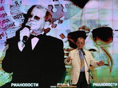 Аркадий Арканов отпразднует 80-летие с другом на кухне