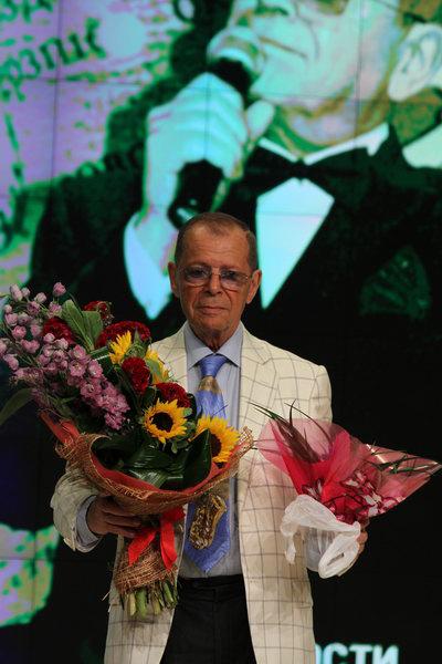 Аркадий Арканов отпразднует 80-летие с другом на кухне