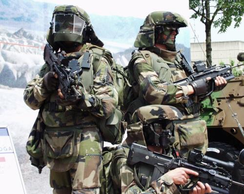 Современные солдаты, которые выглядят, как пришельцы из будущего