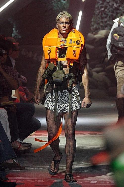 Джон Гальяно «затерроризировал» публику