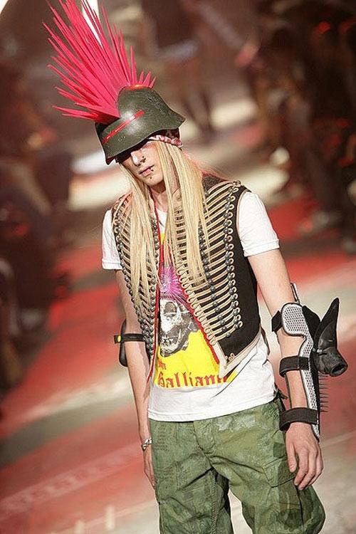 Джон Гальяно «затерроризировал» публику