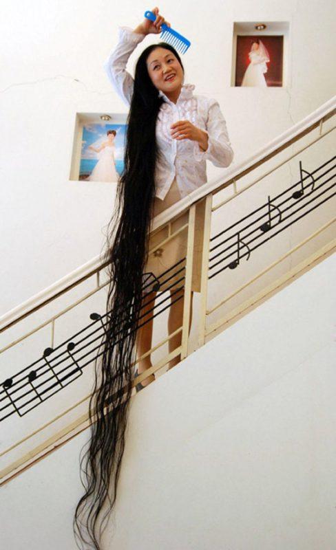Топ-10 обладателей самых длинных волос в мире