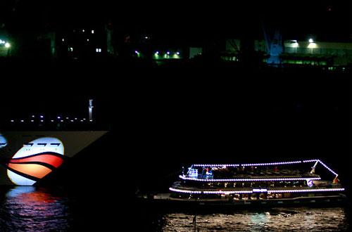 «Аида» прогремела в порту сумасшедшим салютом