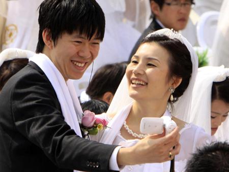 В Южной Корее сочетались браком 10000 пар