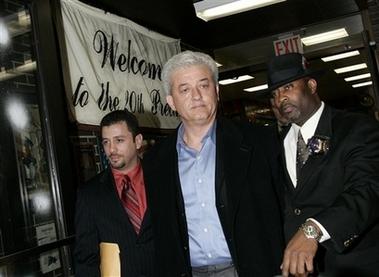 История безумства: маньяки охотятся за знаменитостями