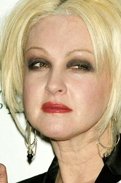 Знаменитости и их ужасные брови