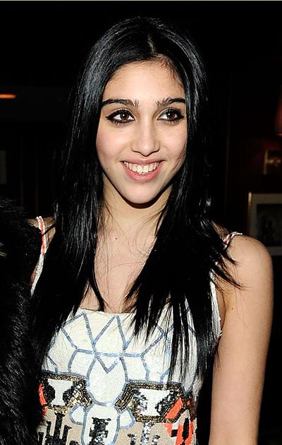 Знаменитости и их ужасные брови