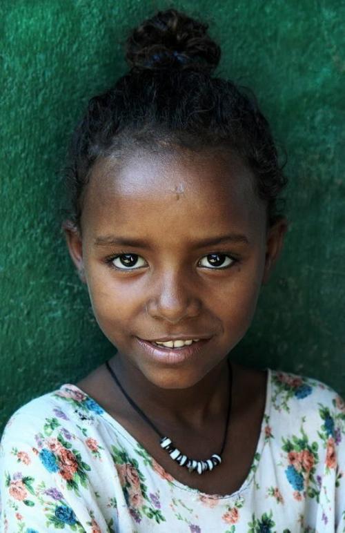 Мужчины похитили и избивали 12-летнюю девочку в Эфиопии, но на ее защиту встали львы