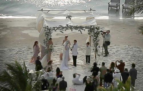 Секретные свадьбы звезд, которые удалось заснять папарацци