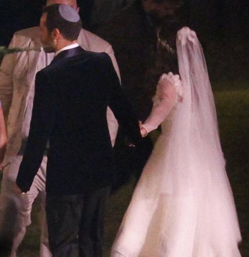 Секретные свадьбы звезд, которые удалось заснять папарацци